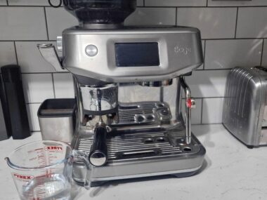 Is It Safe to Descale Coffee Machine With Vinegar